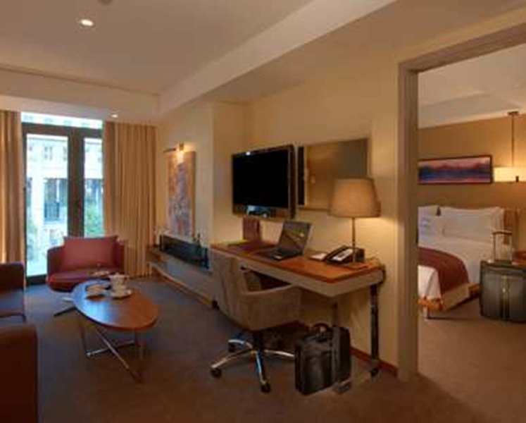 מלון Doubletree By Hilton - Old Town 5*