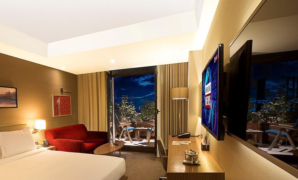 Отель Doubletree By Hilton - Old Town 5*